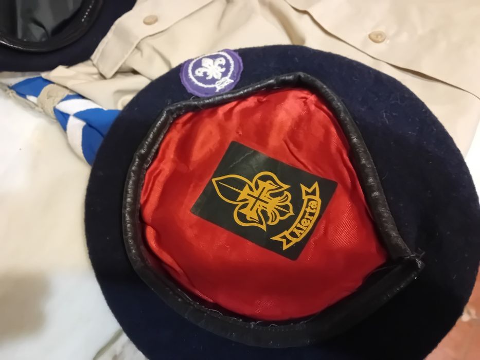 Conjunto de Camisas/Boinas de Escuteiro Criança