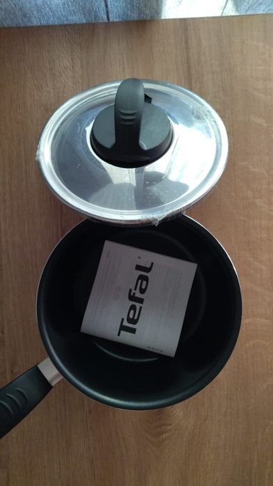 Panela TEFAL com tampa