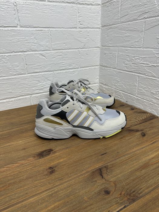Чоловічі кросівки adidas yung 96 original 44р