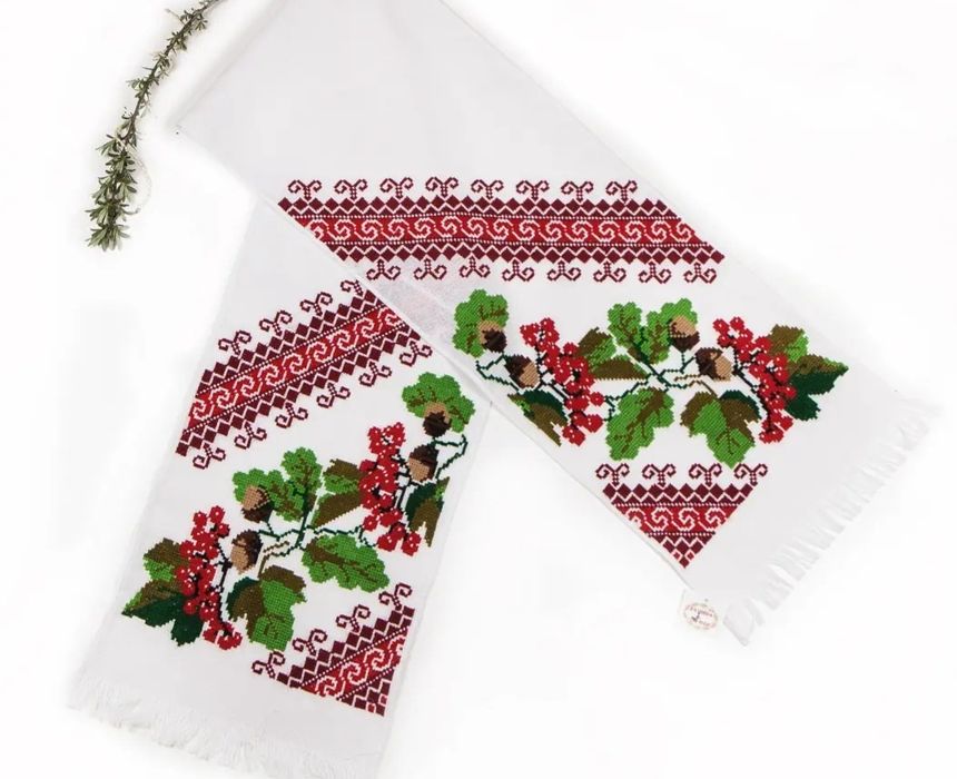 Вишитий рушник (весільний, на ікони)