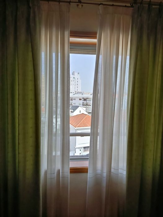 Conjunto de Cortinados Duplos (Decorativos + Translúcidos) – 2.28m Altura
