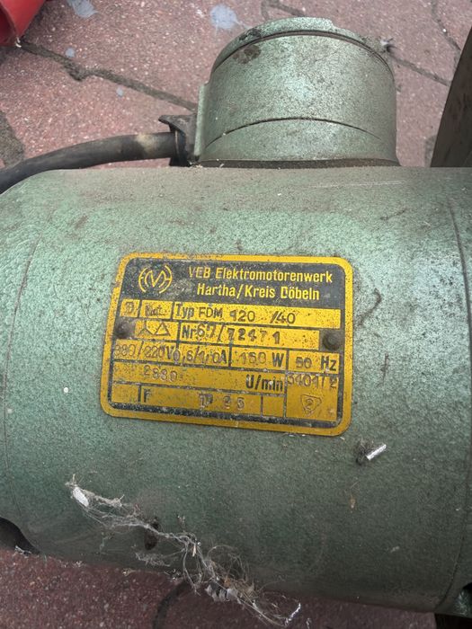 Elektryczny  wyciag spalin warsztatowy .Wentylator
