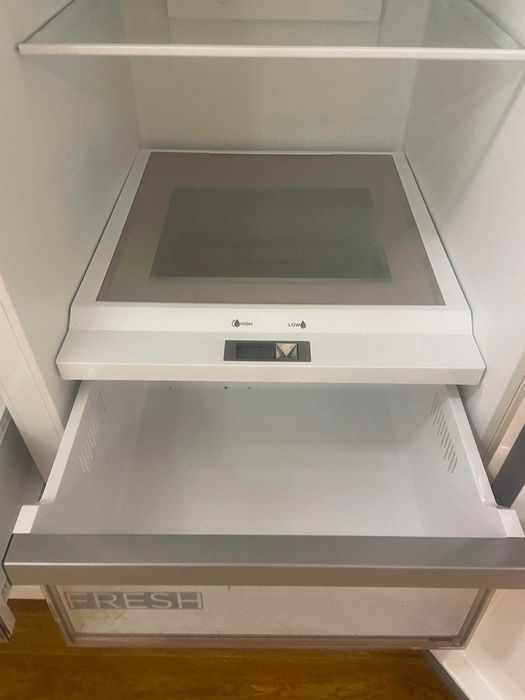 Ящики контейнери холодильника Midea HC702WEN