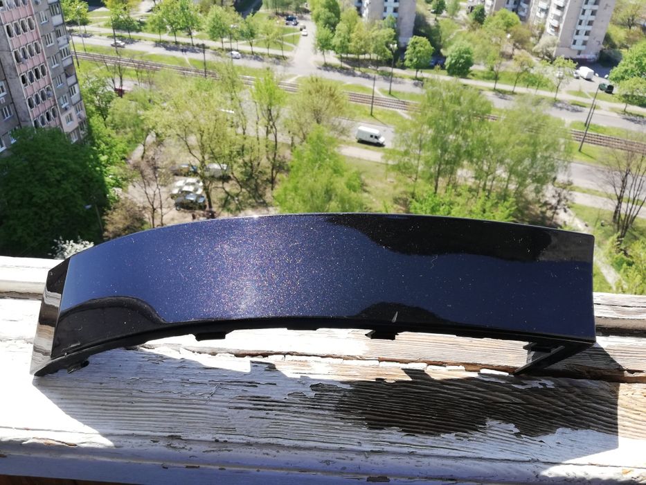 Продам накладки задню ЛІВУ під фари Skoda Octavia a5 2008р в колір ХЕТ