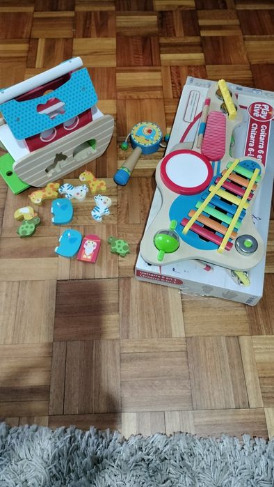 Brinquedos de madeira para crianças