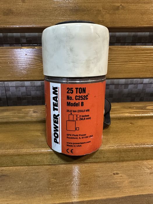 Продам домкрат 25т під прес або для ріхтовки новий