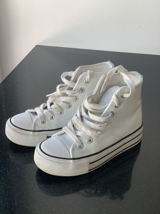 Tenis - Criancça - Impecaveis  -  n 28