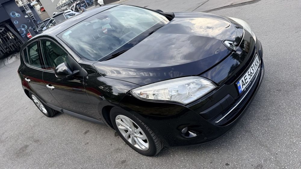 Продам власне авто Renault Megane ,автомат, 2.0 дизель,  2010 року .
