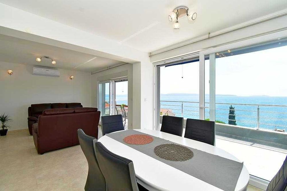 Apartament z basenem 40m od morza Chorwacja