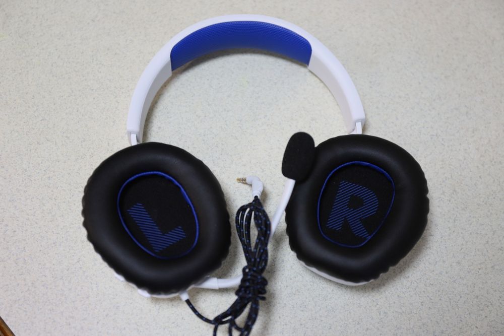 JBL   Наушники с микрофоном