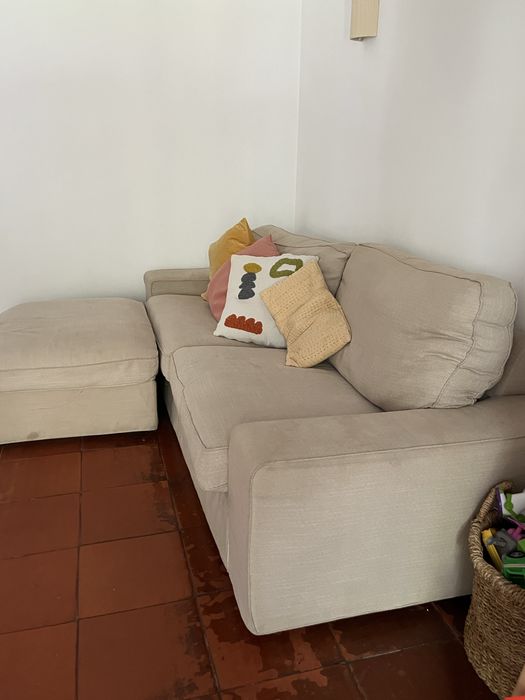 Sofá Kivik 3 lugares com Puff