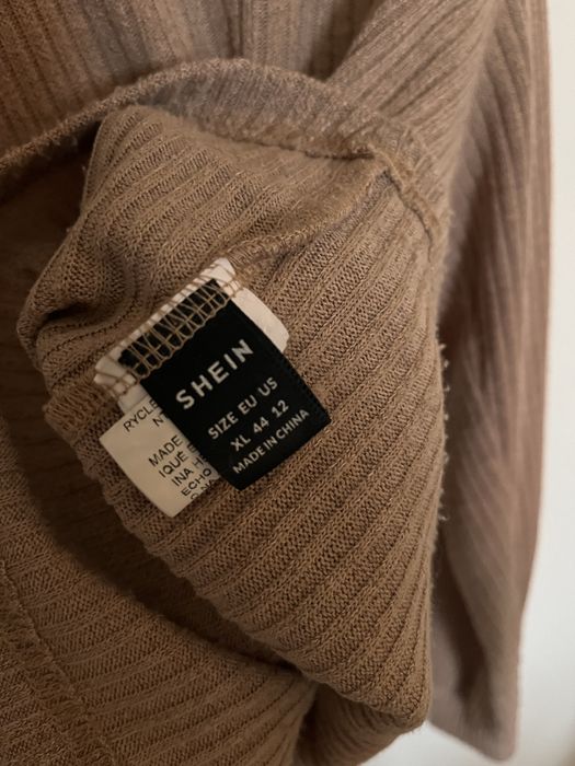 Camisola curta de manga comprida