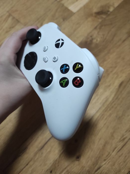 Продаю Xbox One S