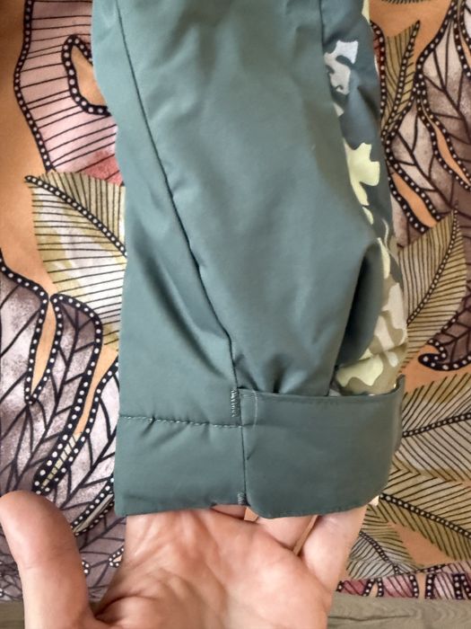 Продам куртку зимову