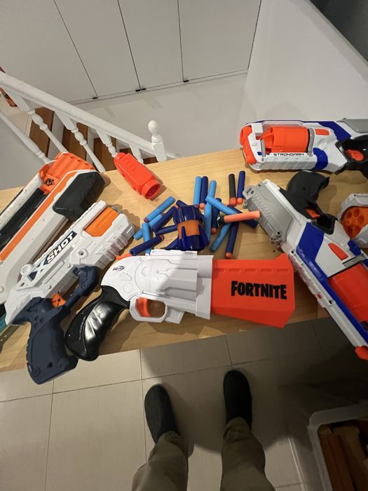 Pistolas marca Nerf