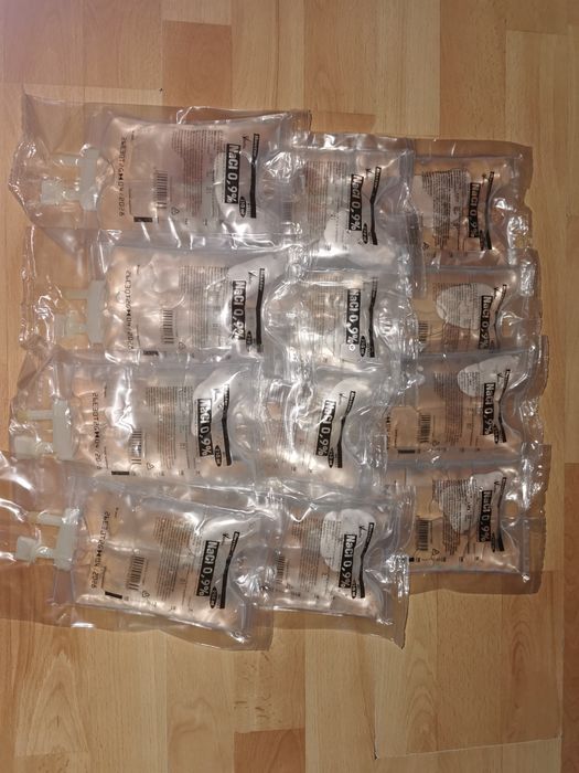 12 sztuk worków soli fizjologicznej Natrium chloratum po 250 ml