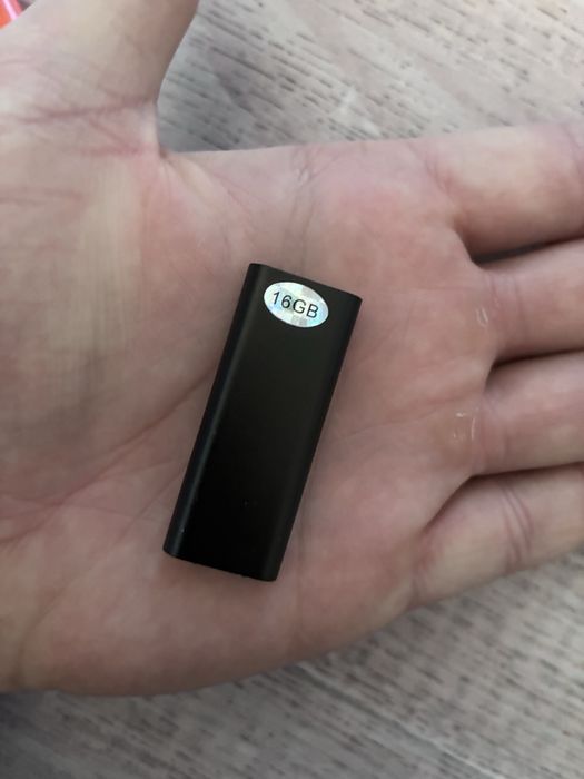 Потужний міні диктофон з посиленним аккумулятором та радіусом дії Savetek 200