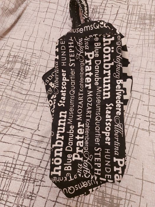 Сумки жіночі різні.