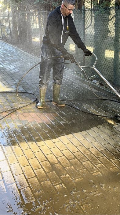 Mycie/Czyszczenie Kostki Brukowej, Elewacji.