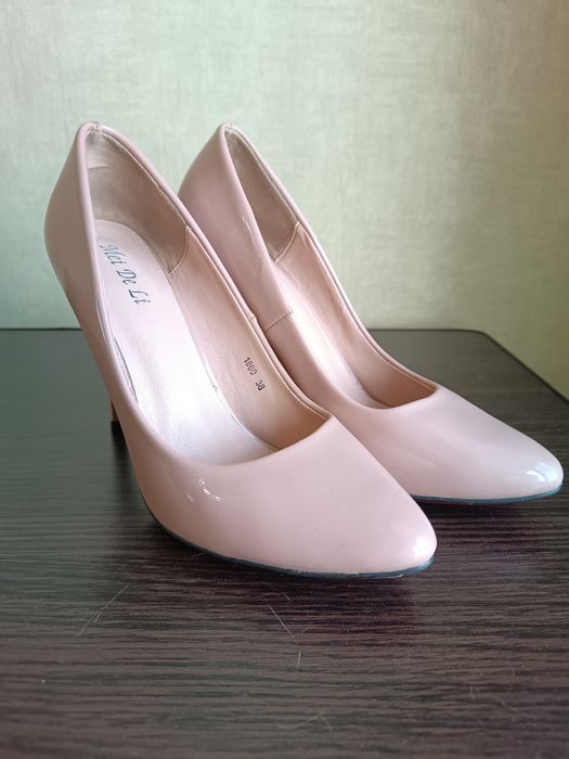 Туфлі.             .