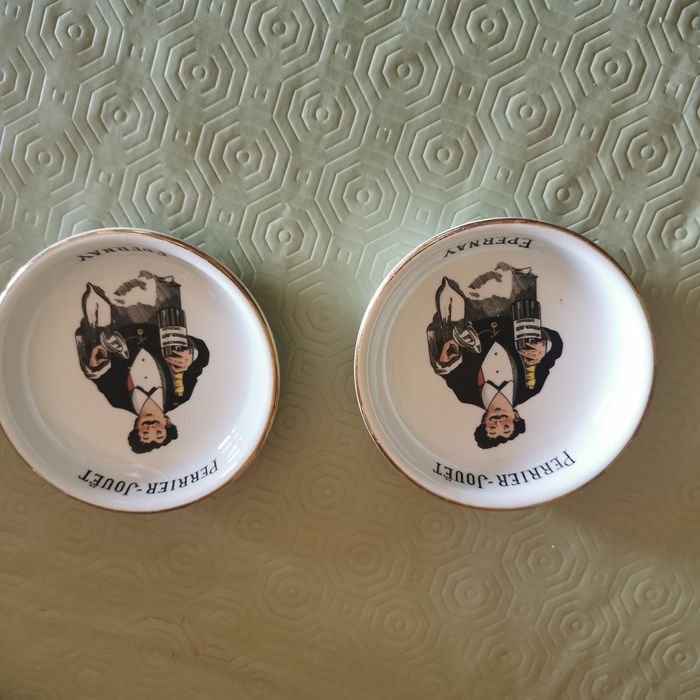 Pratos pequenos porcelana