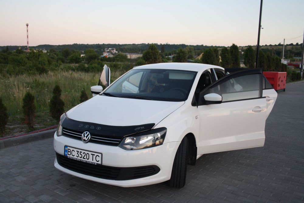 Volkswagen Polo 2011 VIN XW8ZZZ61ZBG022630 фото оголошення 3 з 8
