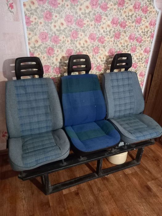 Продам сидіння до мікроавтобуса в гарному стані.