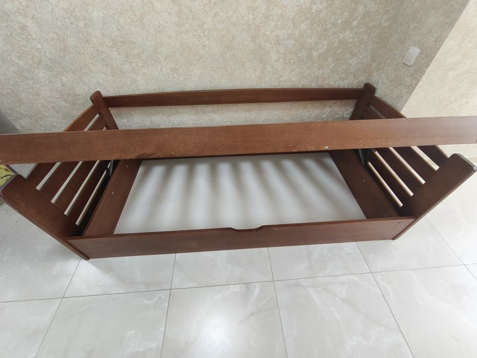 Ліжко 205*98 з матрацом