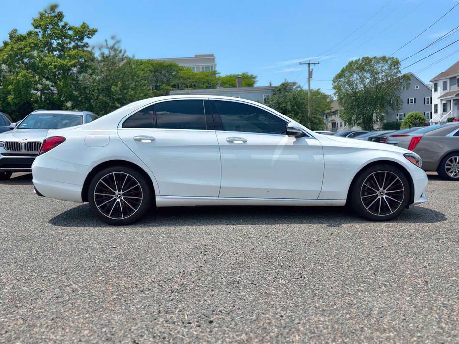 Mercedes-Benz C 300      2020