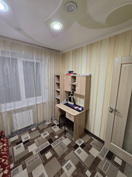 Сдам шикарную 4к квартиру на Лазурном. Автономное газовое отопление