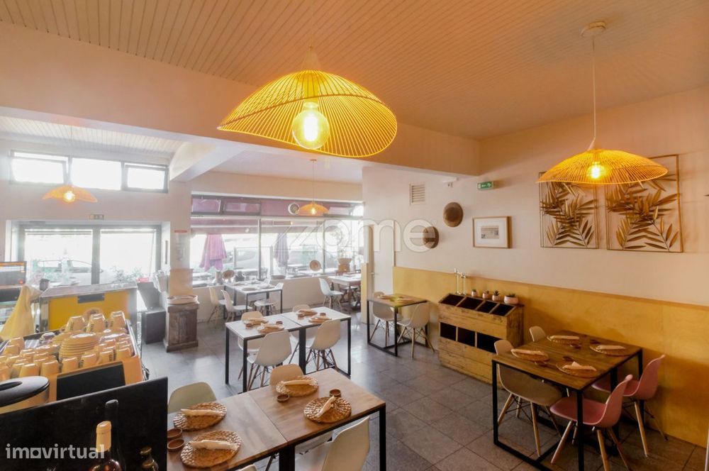 Trespasse de Restaurante Junto à Avenida da Boavista com Esplanada