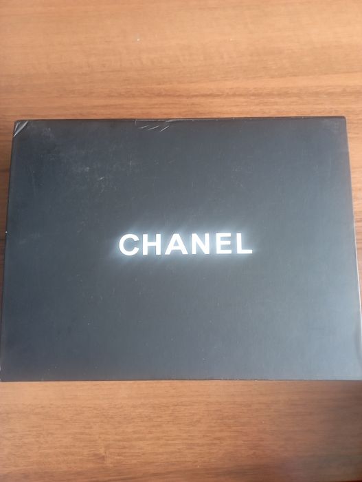 Фирменная коробка Шанель