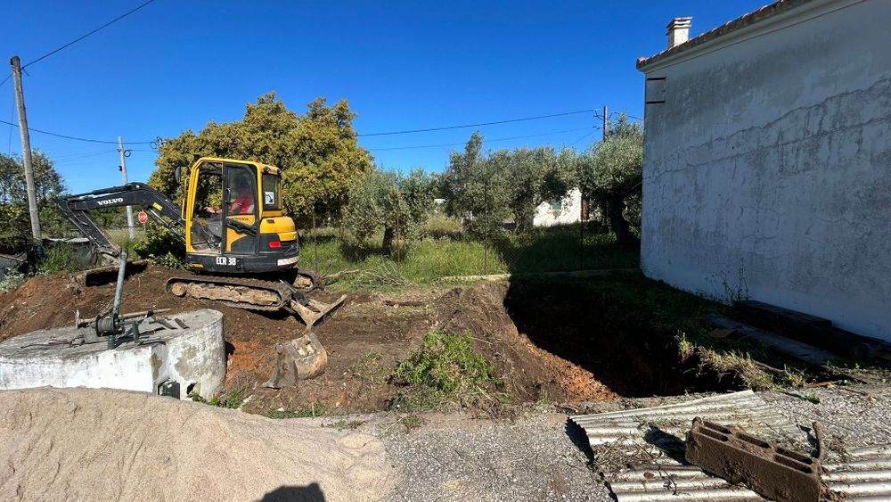 Serviços de mini-giratoria e pesado basculante