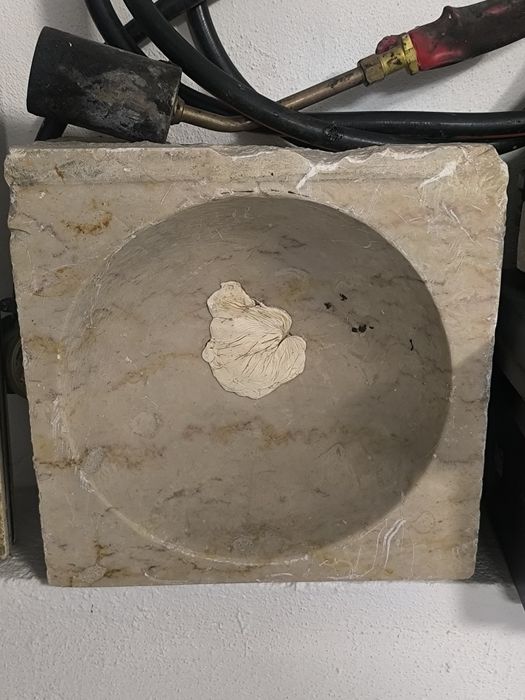 Pia em pedra de lioz