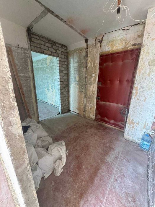 Продам велику 2-кімнатну квартиру під ремонт вул. Салтівське шосе 240а