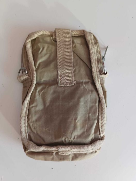 Diversas carteiras de bolso