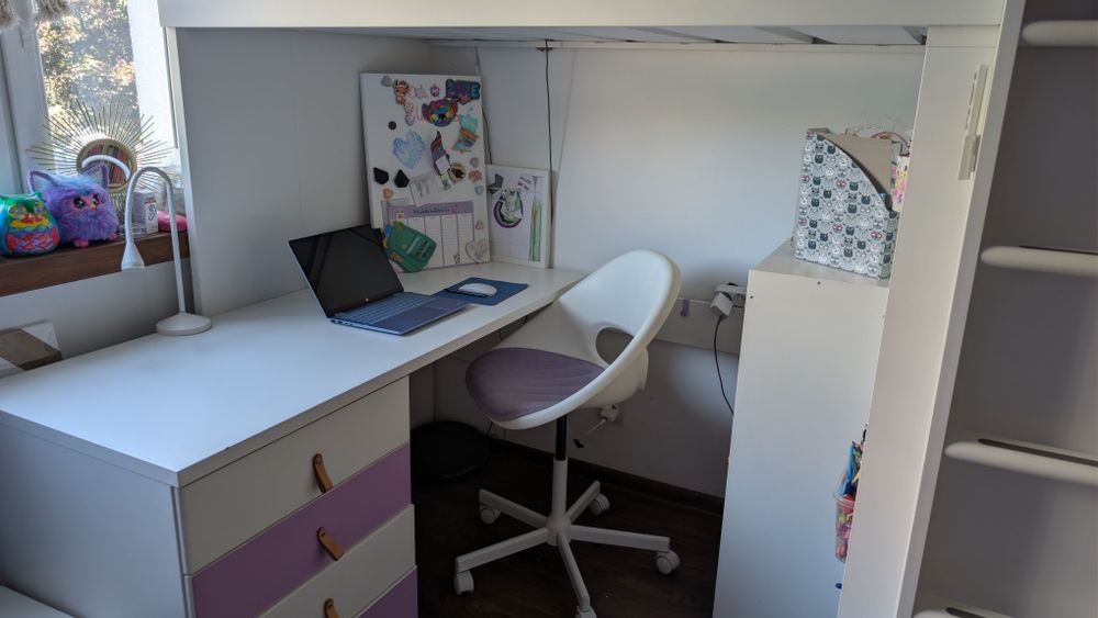 Łóżko piętrowe na antresoli Ikea Smastad