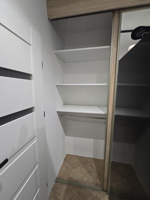 Drzwi przesówne z lustrem