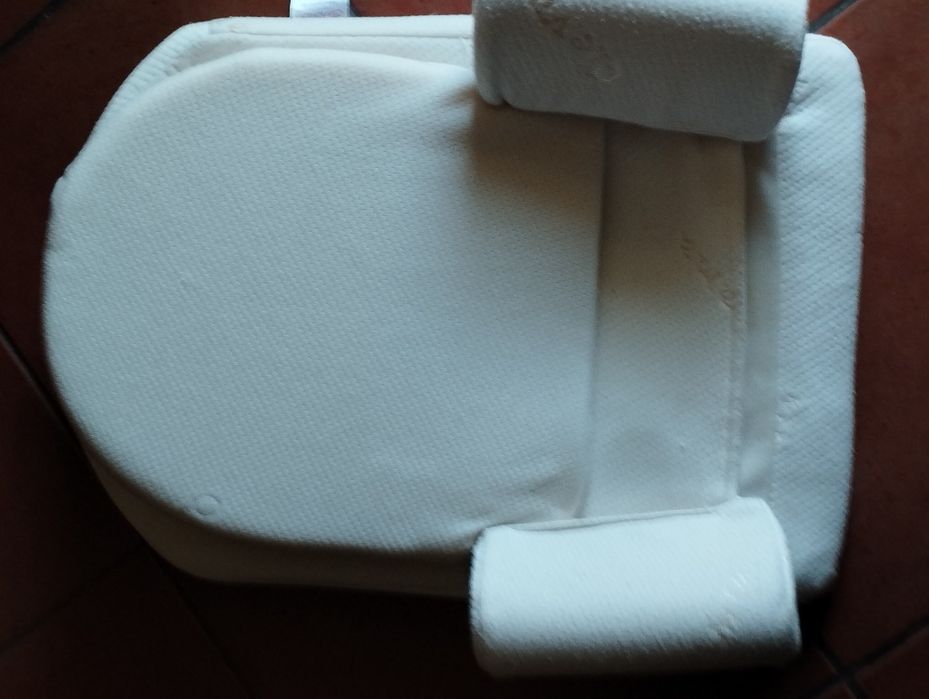 posicionador de sono para bebés, especificamente um ClevaSleep® Colchã