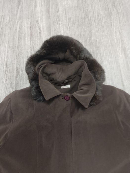 Sprzedam damski płaszcz zimowy z kapturem rozmiar XL.
