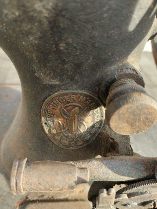 Máquina de Costura Singer Antiga