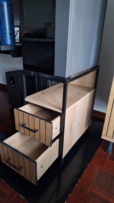 Movel para torre computador