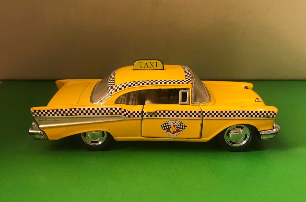 Продам Машинка Chevrolet Taxi