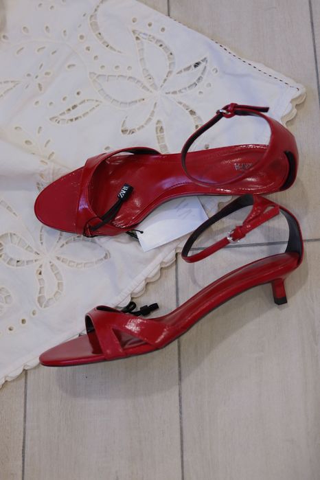 босоніжки шкіряні Zara, 38