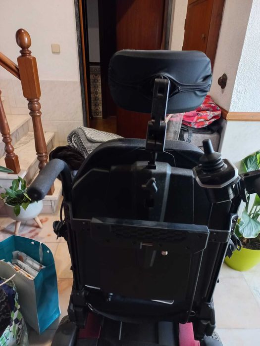 Cadeira rodas Elétrica muito pouco uso