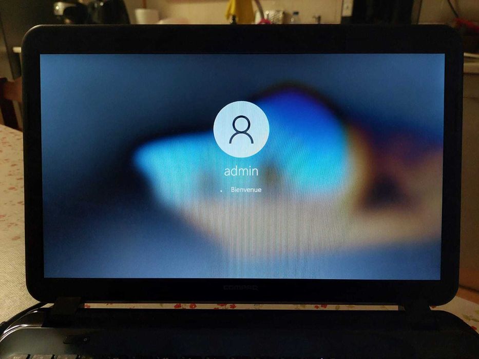Portatil COMPAQ. Contatar com propostas