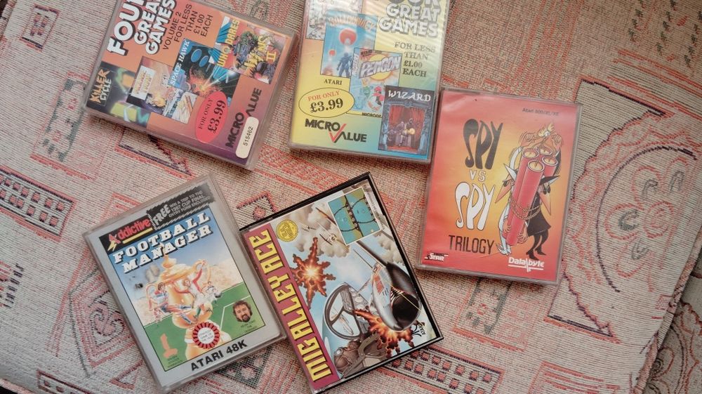Atari 65xe zestaw z osprzętem gry