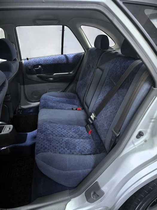 Mazda 323 F 1.3 GLX, prata, 205.000km, 1998, Muito Bom Estado