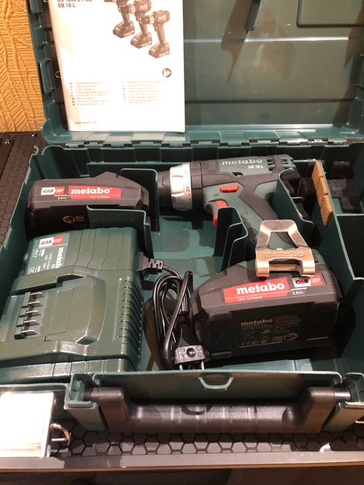 Аккумуляторный ударный дрель шуруповерт Metabo BS 18 L 2х2.0 А