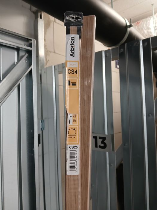 Listwy przypodlogowe Arbiton Floor Expert w kolorze dębu